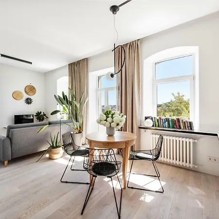 Charming Old Town View With Balcony Apartamento *
